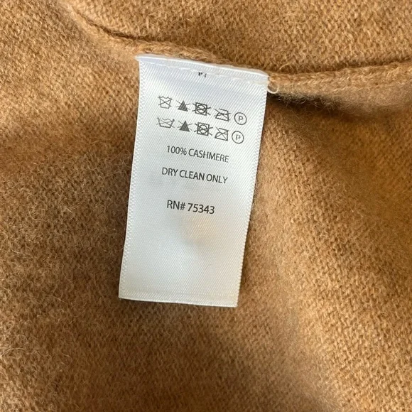 Halston Heritage 2-Ply 100% Cashmere Button-Down Cardigan – Size M (Like New) - Picture 6 of 7